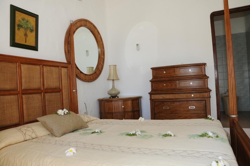 Edens Holiday Villas Port Glaud Kamer foto